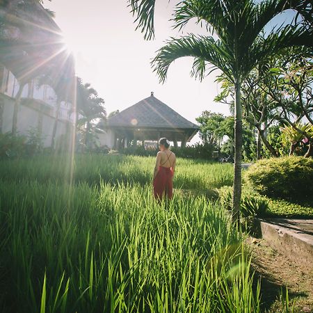The Kirana Canggu Hotel Εξωτερικό φωτογραφία
